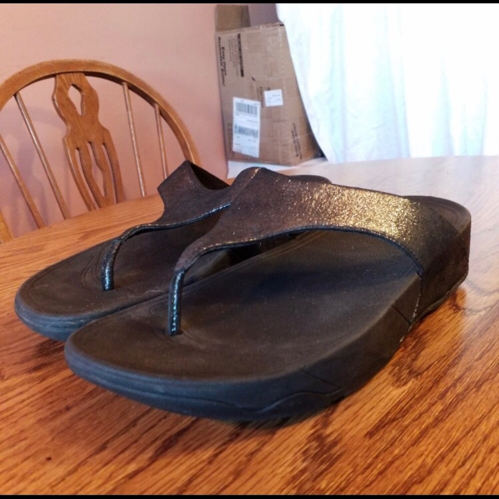 Fitflop pewter metallic leather lulu flipflop thong sandals 9